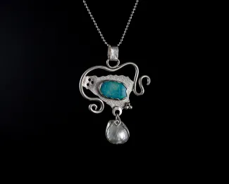 Silver pendant with pearl and opal