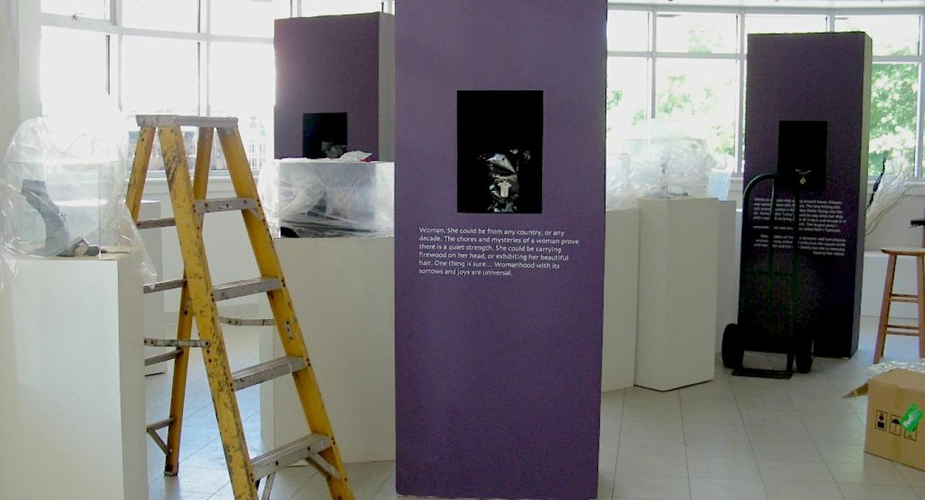 The "big frames"; towers holding the pieces