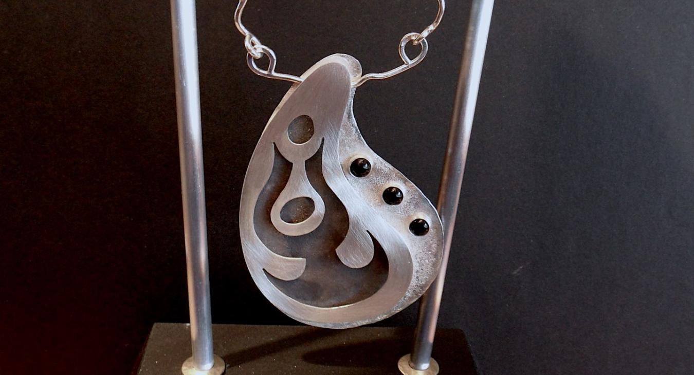Pendant award with award plaque