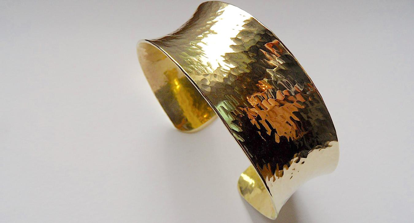 This bracelet is an anticlastic example from the forming: anticlastic/synclastic passport class.