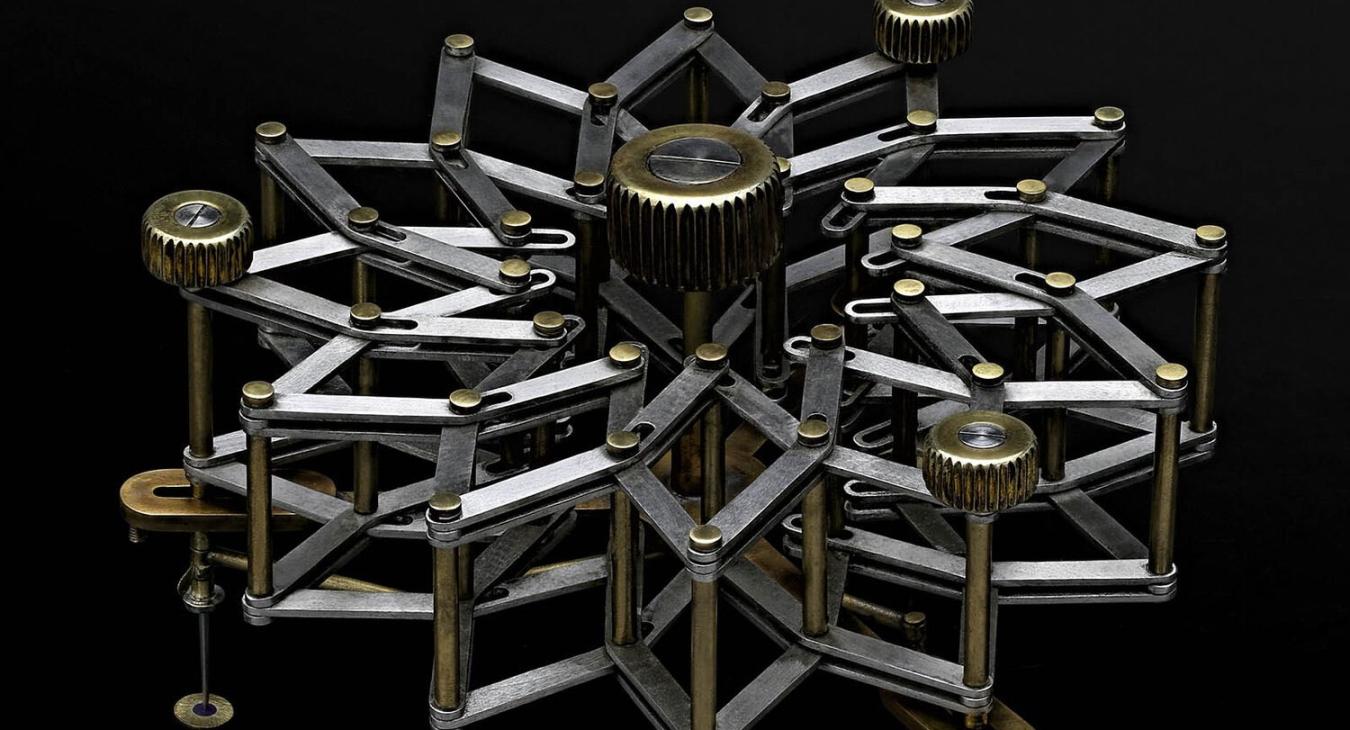 flower-shaped mechanical piece