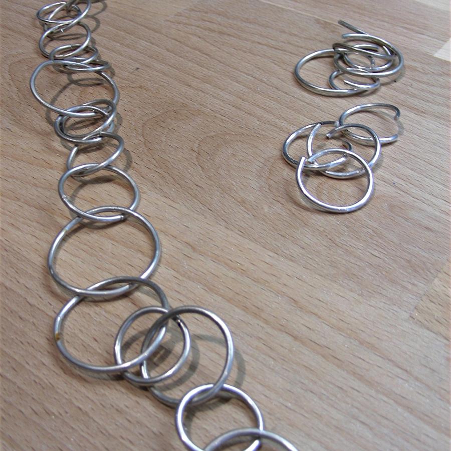 Linked circles made from 14 gauge wire