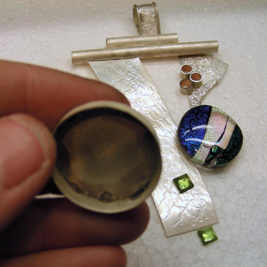 Bezel for the glass