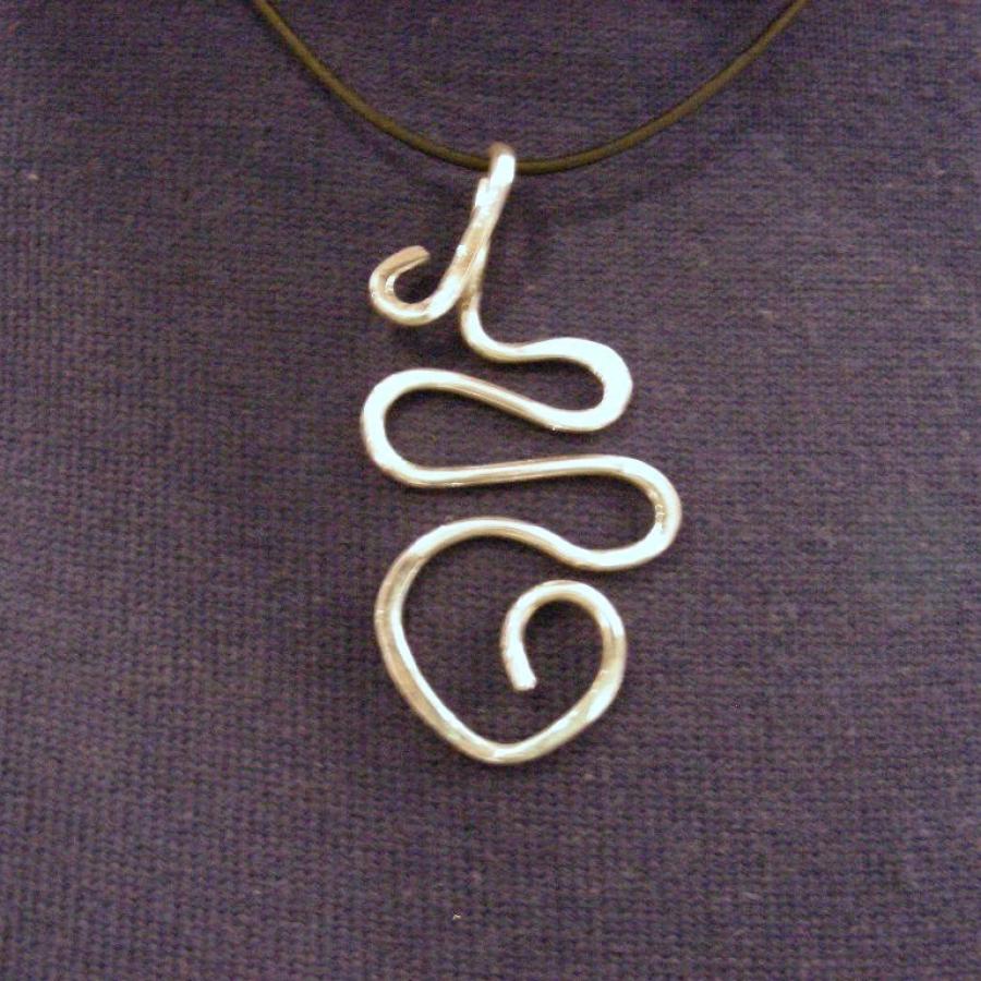 Wire swirl pendant by Nellie