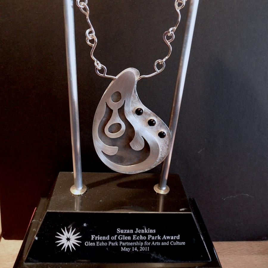 Pendant award with award plaque
