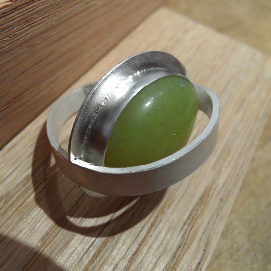 Bezel set green stone in rectangle wire