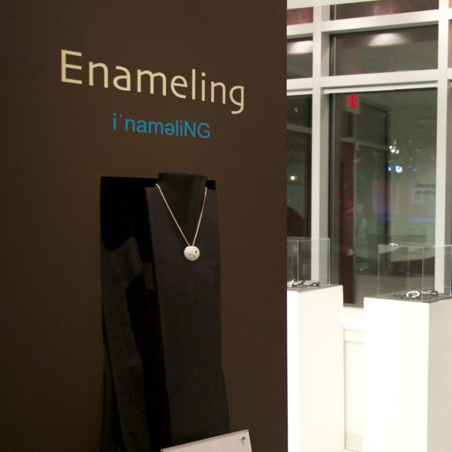 enameling display pendant