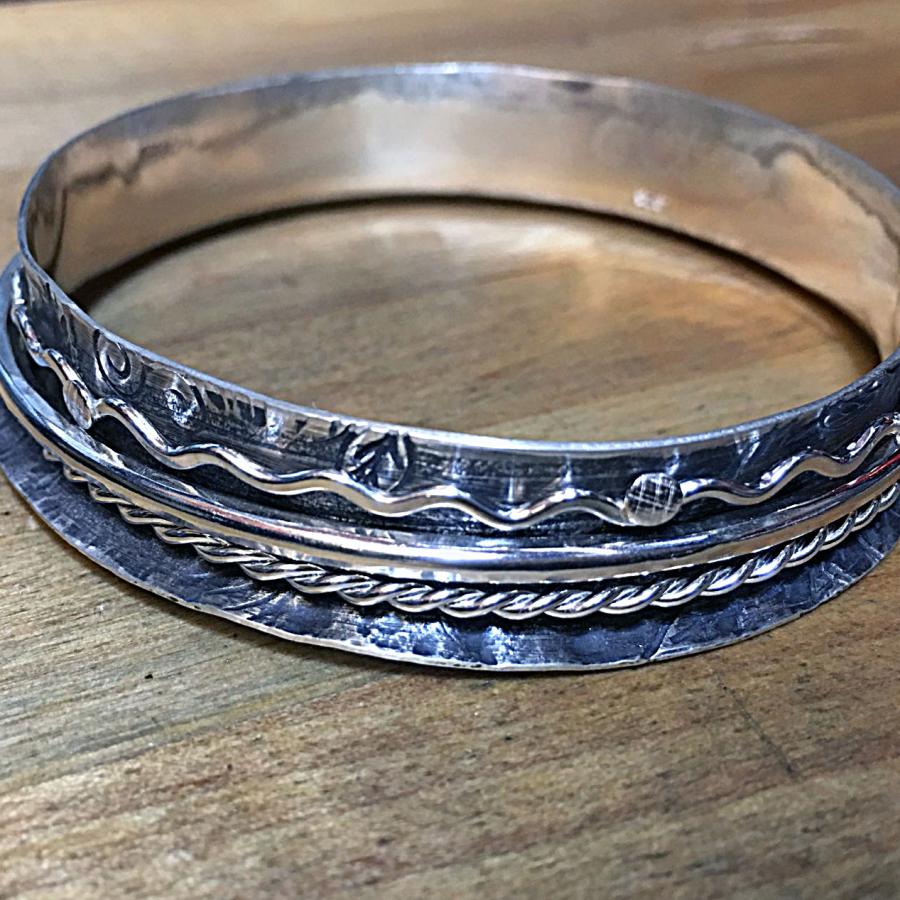 assembled spinner bangle awaiting second flange