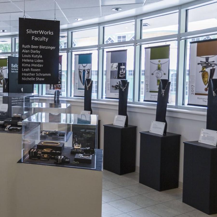 Show setup in gallery