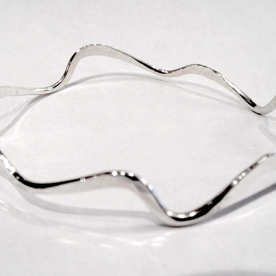 A sterling silver bangle