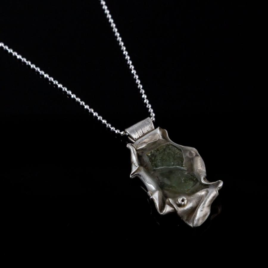 Silver pendant with Roman glass
