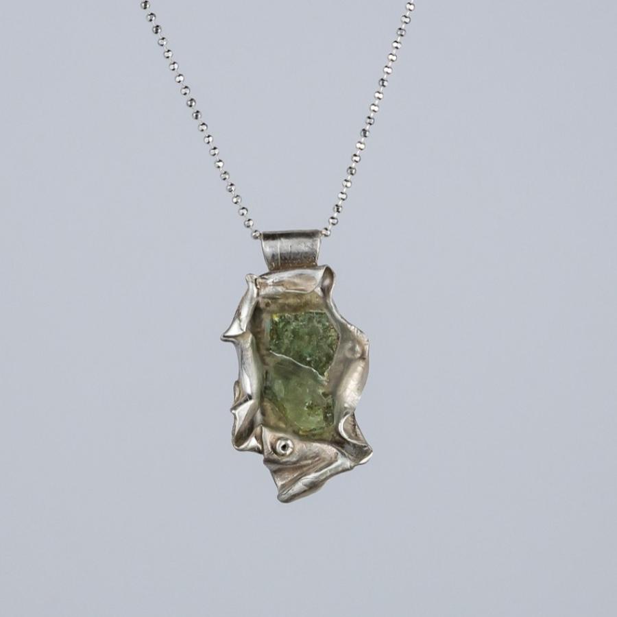 Silver pendant with Roman glass