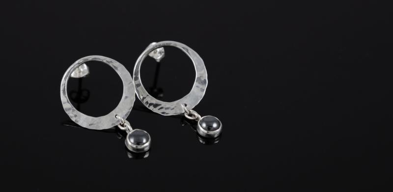 Silver earrings with hematite